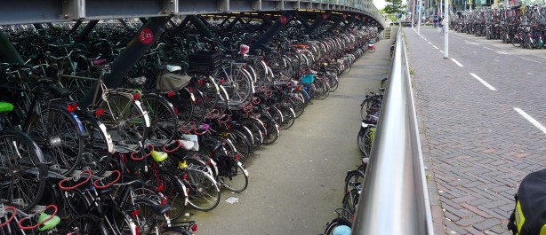 Bicycle storage at Leiden st